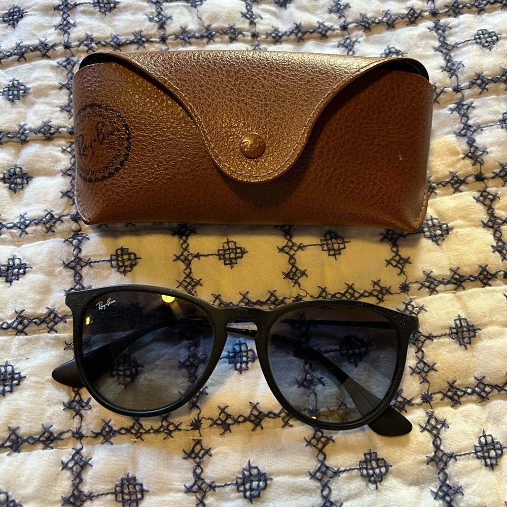Ray-Ban Sunglasses with case and cloth
